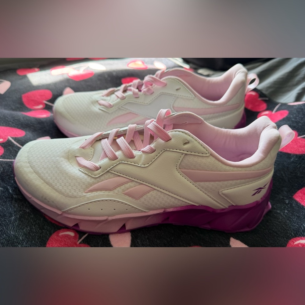 Reebok Women's Never Worn Sz 6 White and Pink Athletic Sneakers